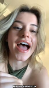 Lea Elui Slim Body Instagram Tweeter Nipple Slip Actress