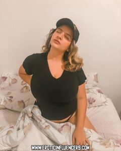 Clarinhalevy Brazilian Huge Ass Teen Huge Breasts Brown Eyes