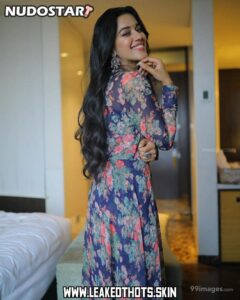 Mirnalini Ravi Indian Medium Ass Straight Female Black Hair